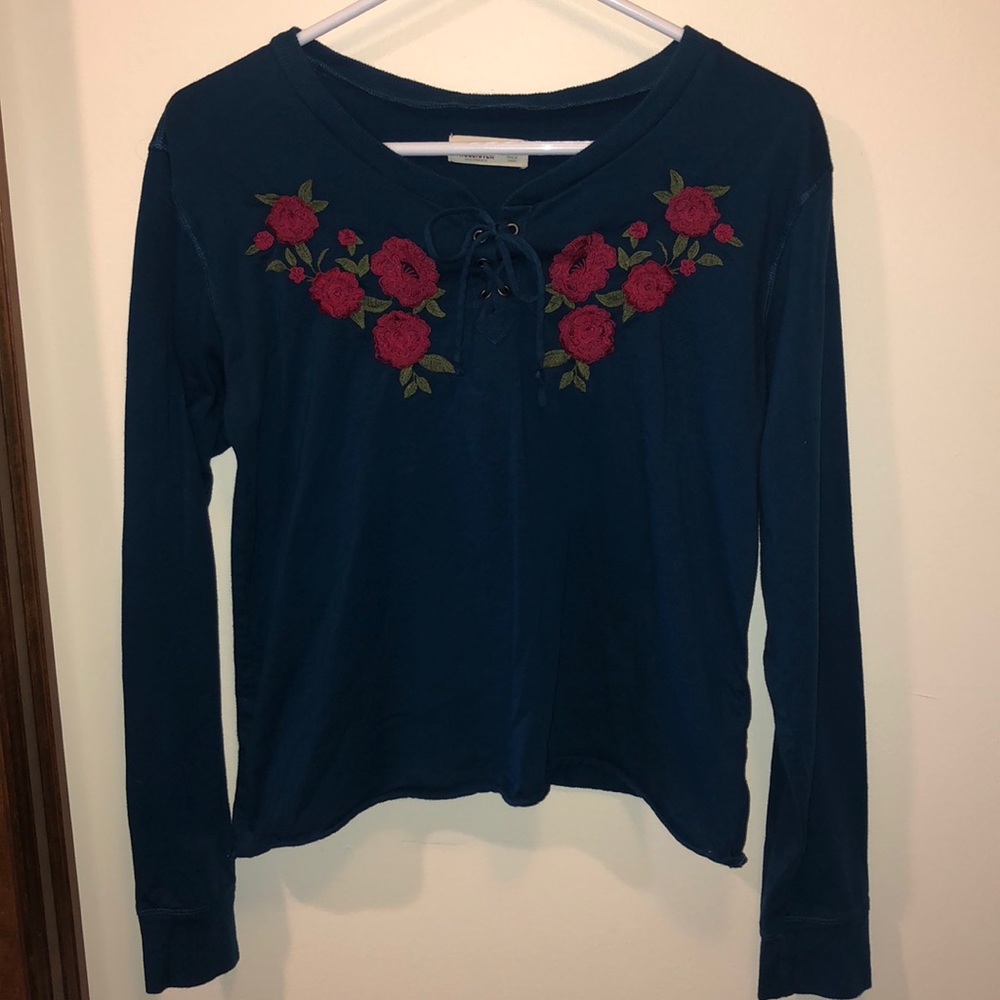 Hollister Cropped Long Sleeve Shirt